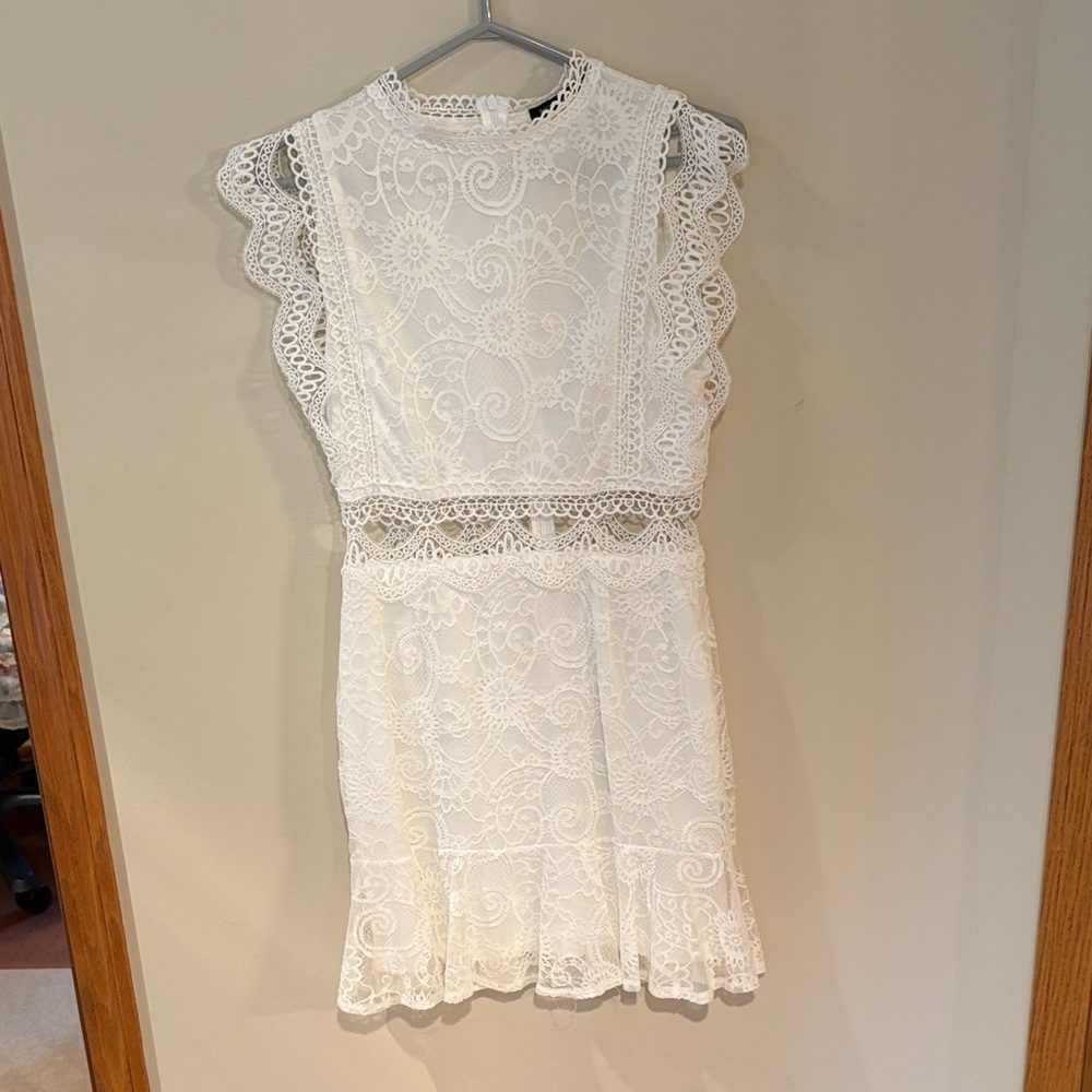 Elegant White Lace Dress